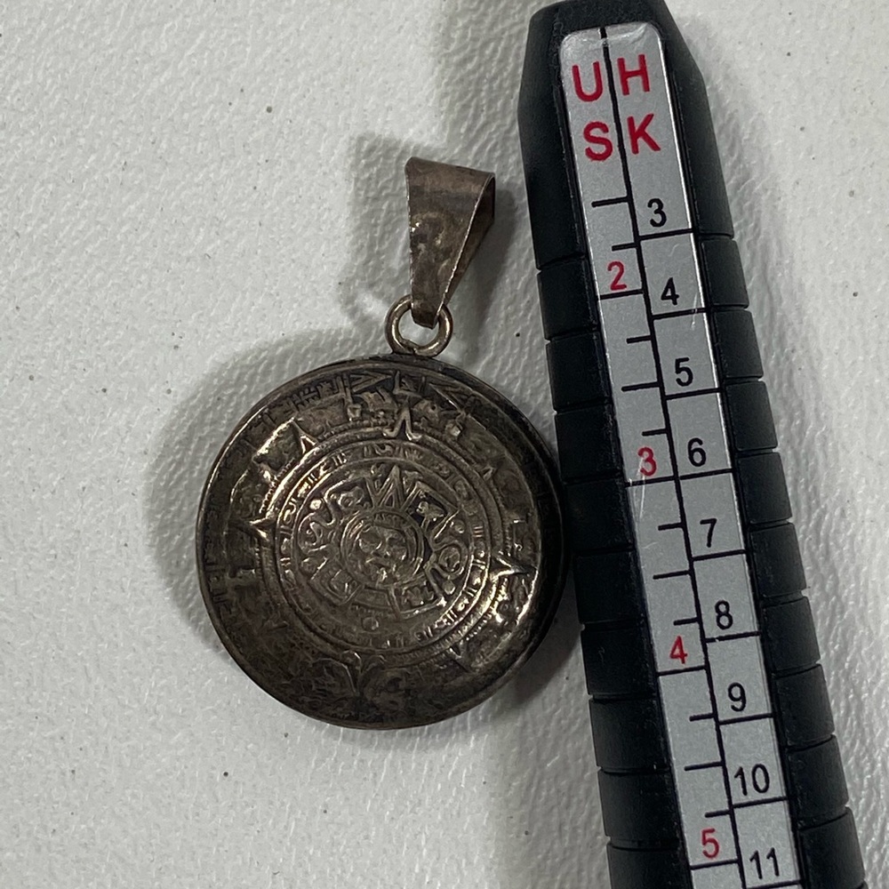 Sterling silver Mexican pendant. - Picture 2 of 3
